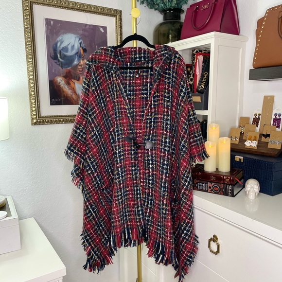 Jackets & Blazers - EUC TORRID hooded cape ruana plaid